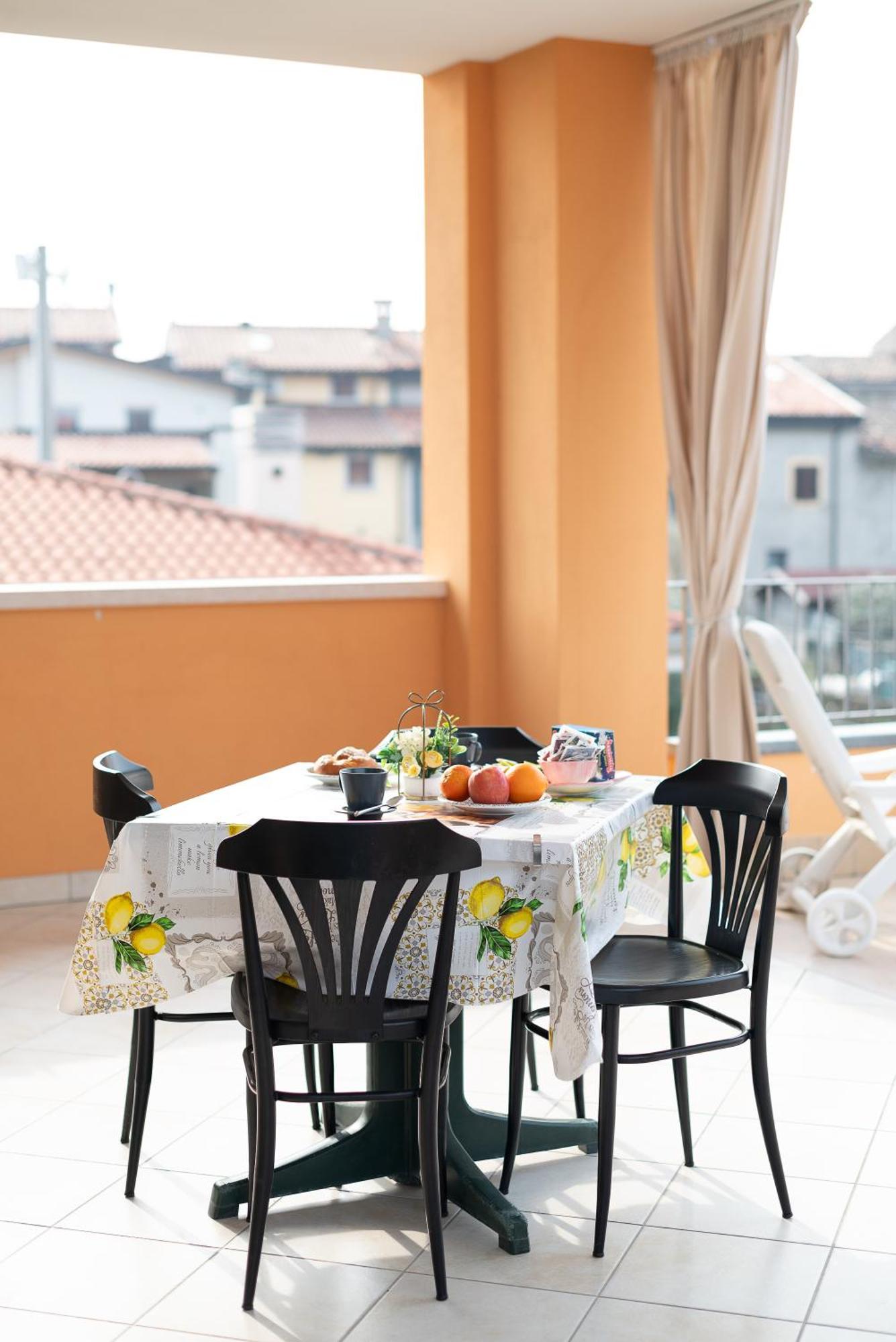 Terrazza Baciata Dal Sole Lazise Exterior foto
