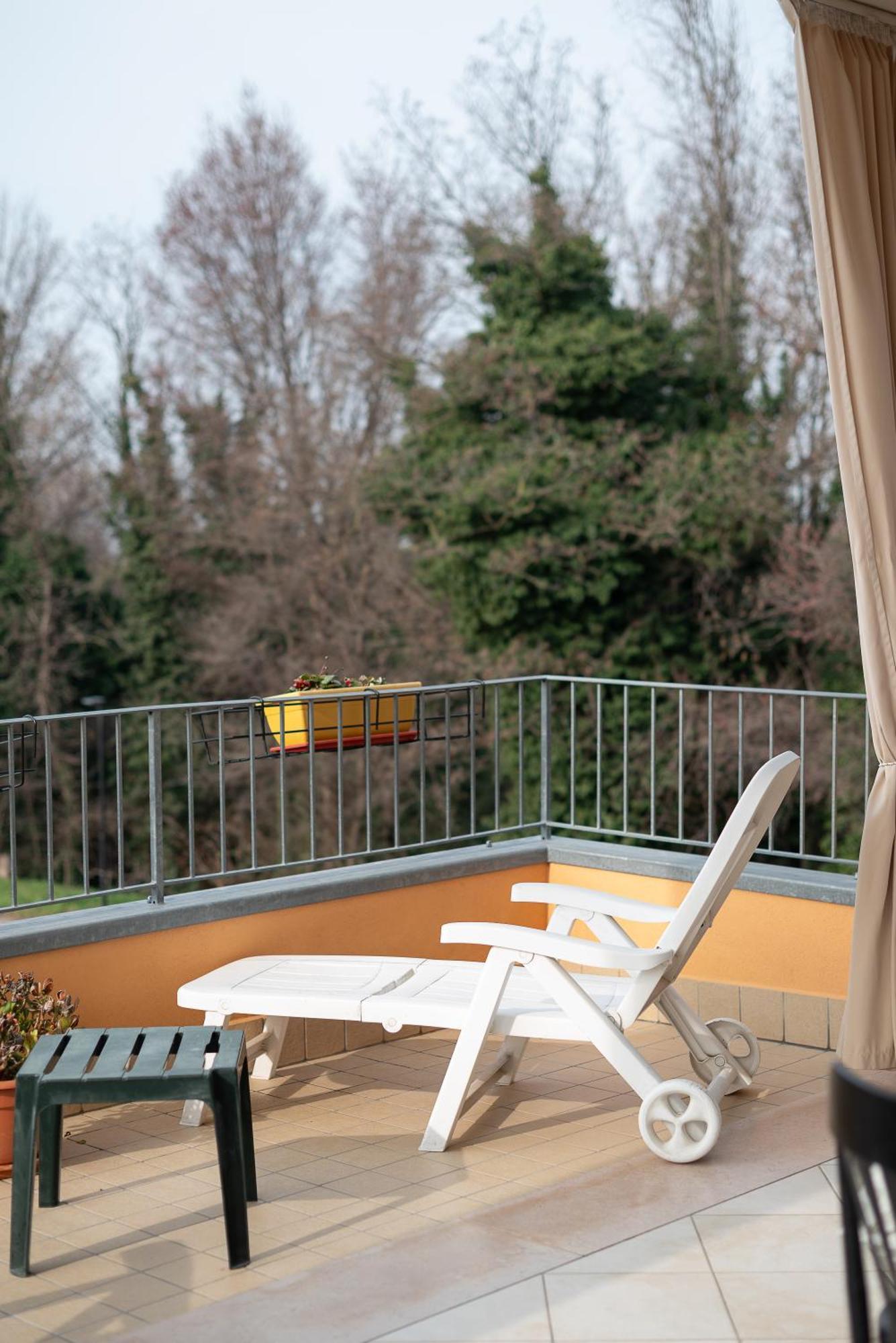 Terrazza Baciata Dal Sole Lazise Exterior foto